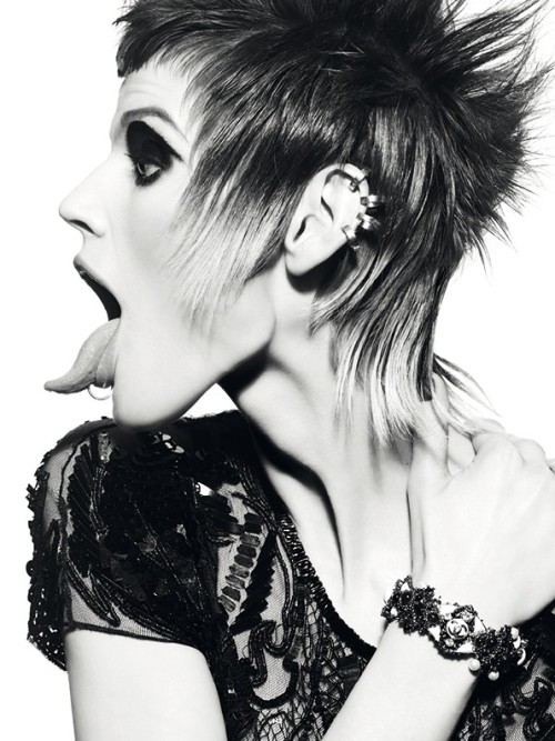 beautyhunter:  Model: Saskia de Brauw | Ph: Jan Welters 