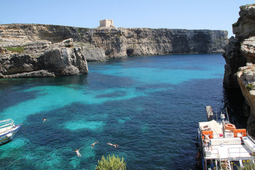 The west coast of Comino Island, Malta (by micromax).