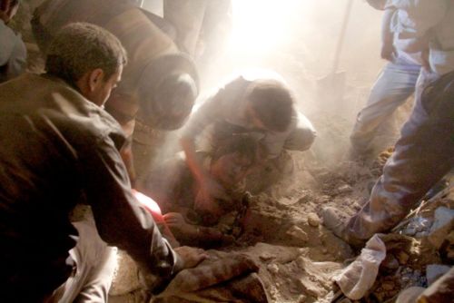 antinwo:  11111 qalbee:  nationalpost:  Iran raises toll from Saturday’s earthquakes to 306 de