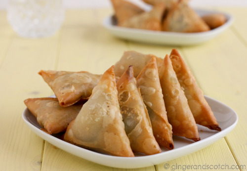 ffffood:Samboosa (fried savory triangles)