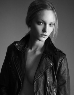 fashionfaves:  Theres Alexandersson by Manolo Campion 