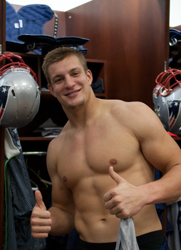 Holy crap, Gronkowski&rsquo;s got some DSL&rsquo;s. 