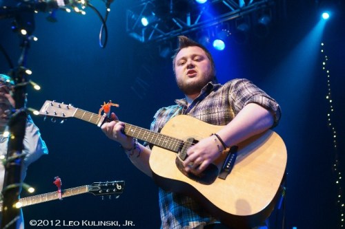 somemonkeybusiness:  Ragnar “Raggi” Þórhallsson of monsters and men so cute! :P   let me at least talk to this guy cuz hes just fucking amazing and so is his music