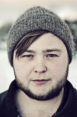 somemonkeybusiness:  Ragnar “Raggi” Þórhallsson of monsters and men so cute! :P   let me at least talk to this guy cuz hes just fucking amazing and so is his music