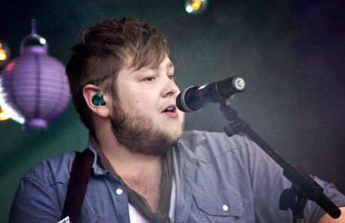 somemonkeybusiness:  Ragnar “Raggi” Þórhallsson of monsters and men so cute! :P   let me at least talk to this guy cuz hes just fucking amazing and so is his music