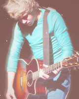 hhoran:  little niall things↳ guitar 