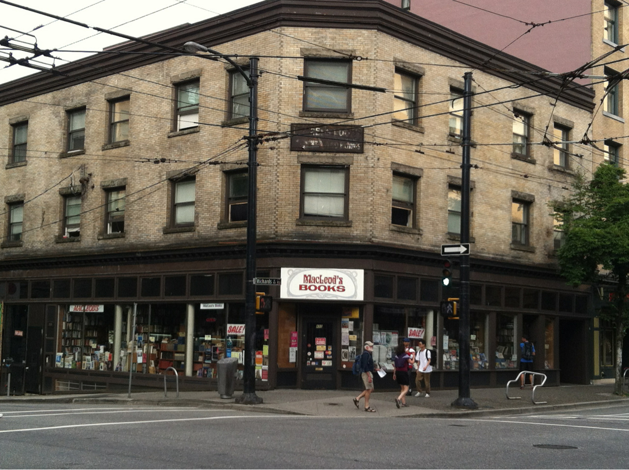 cortexiphankids:  Markham’s book store  good ol markham