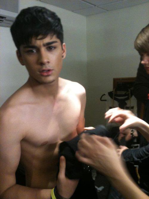 One direction zayn malik shirtless