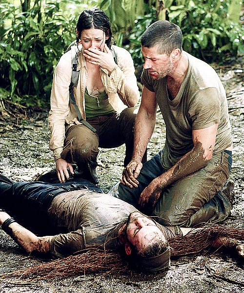 gwenyoumotherhubbard:  100 stills per season » 36/100 » LOST season 1 