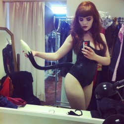    miss-deadly-red: I got to be a latex cat yesterday :), now forever want a tail &gt;.&lt; #latex #prettypervy #makeup #fetish #kinky #cat #mua (Taken with Instagram) 