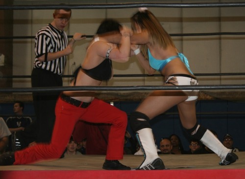 XXX Mia Yim vs Annie Social Source:dafalcon10.blogspot.com photo