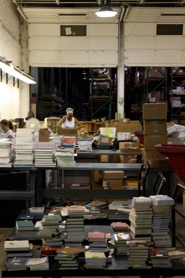 uchicagomag:
“ University press paradiso The UC Press Distribution Center guides its books from printing to pulping.
—> Read the story
(Photo by Colin Bradley, ’14)
”