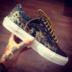 mikeysaidit:  leimailemaow:  Carhartt x Vans Old Skool just arrived at Carhartt Manchester in 4 heavy colourways!!!!!  sick af 