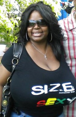 blzeebub:  Clothed Ebony BBW Goddesses -