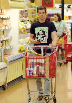 its-emmastone:  08.13.12 - Shopping at Trader Joes 