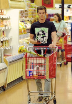 its-emmastone:  08.13.12 - Shopping at Trader porn pictures