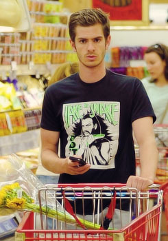 its-emmastone:  08.13.12 - Shopping at Trader Joes 