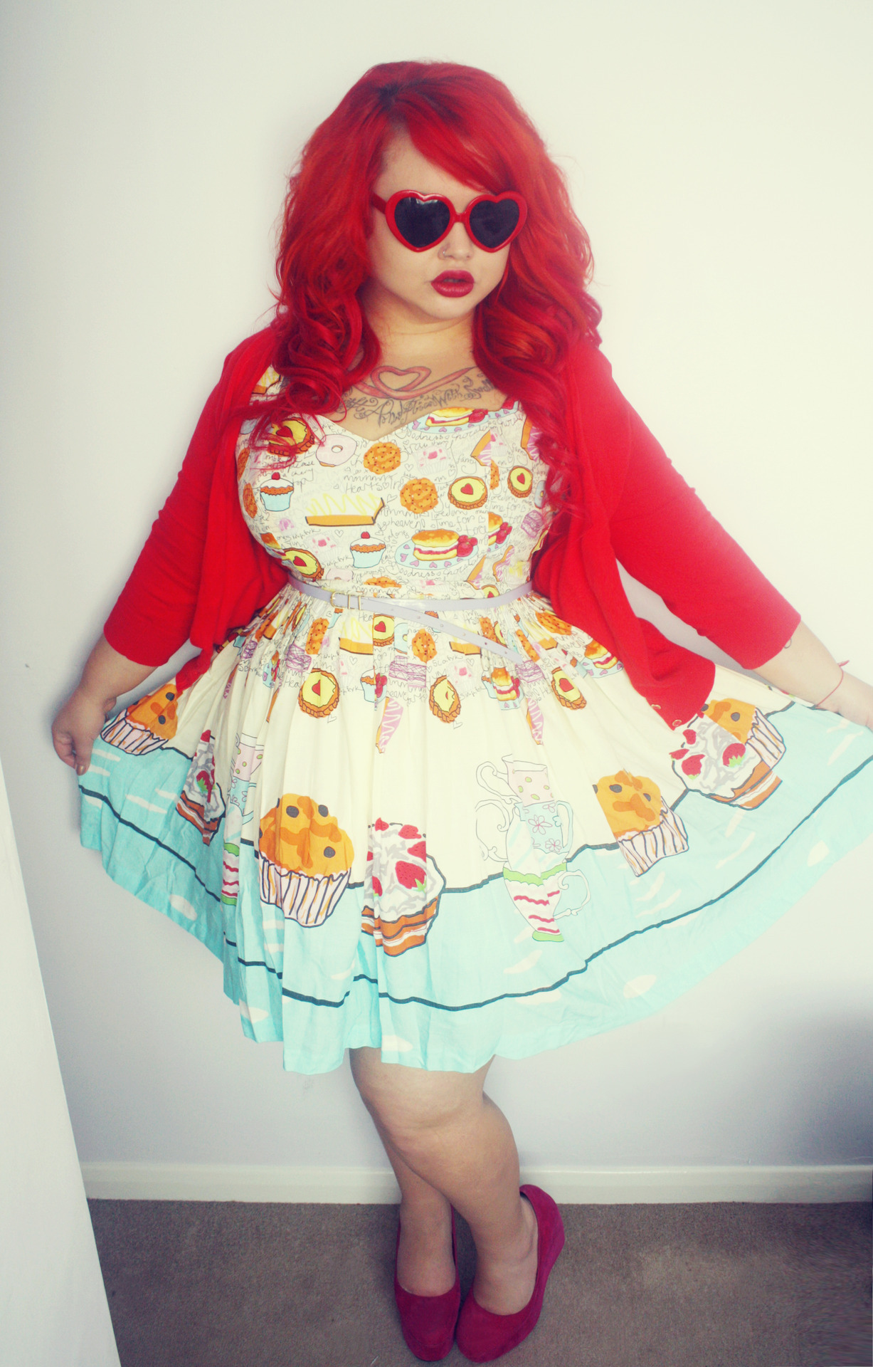 leah-frog:  misshayleybee:  The queen of hearts she made some tarts all on a summers