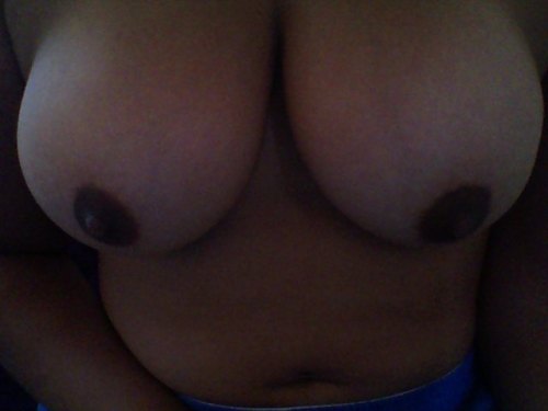 iwannarideyourface:  I would love someone to place there hard cock between my boobs ;)