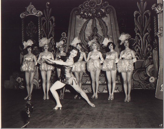 tapill:   Vintage 40&rsquo;s-era photo featuring the chorus line onstage at