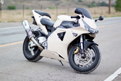 sexfoodbikesetc:  2002 Honda CBR 954rr Fireblade by Jinsan John Lee on Flickr.