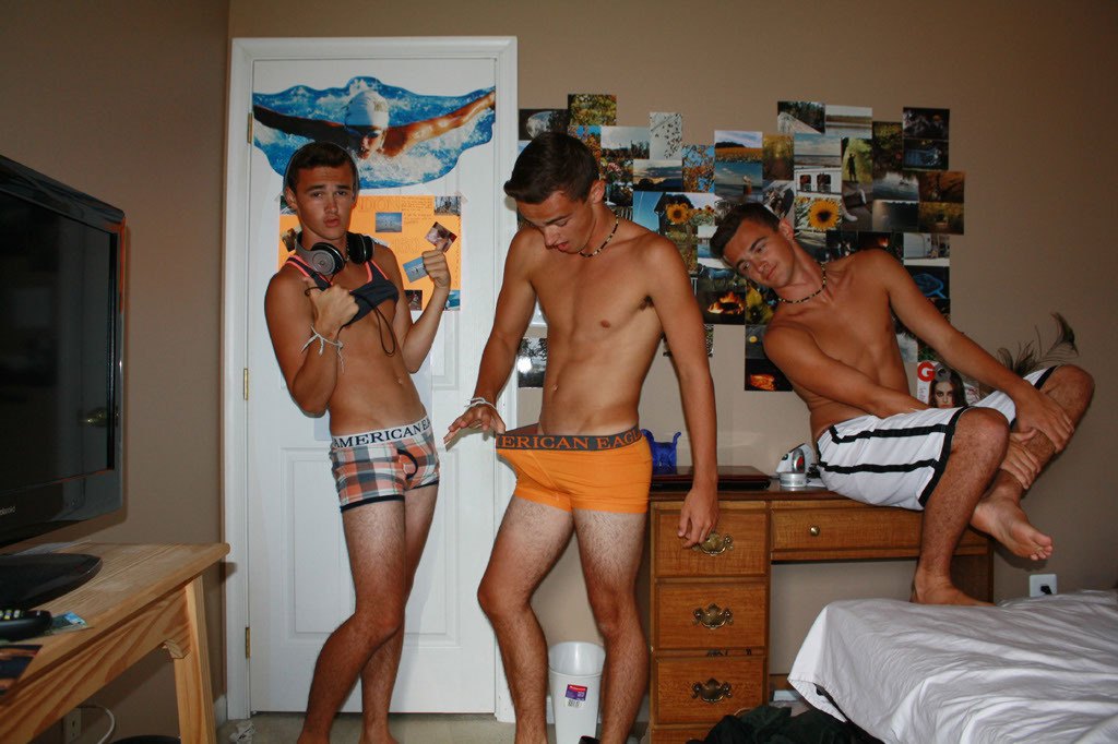 panc-ke:  p3n1s:  brandon-be:  Oh Look, It’s Me, Myself, and I!  that’s a lot