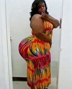 technospatluvbbw:  Even more if she walked