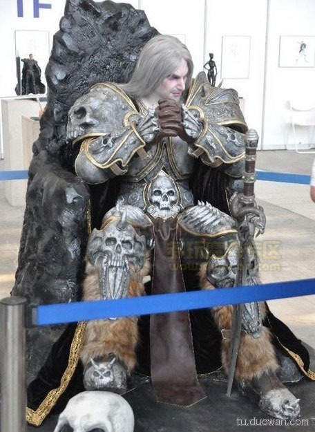 loraclespeaks:  korkrunchcereal:  neolasunblade:  bluexcanary:  fuckyeahlichking: