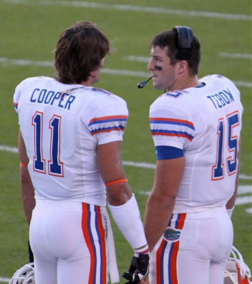 babyfacejocks:  (via Outsports Discussion Board &gt; NFL Quarterback-Wide Receiver chemistry)