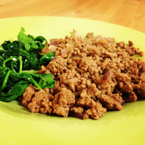 One of my easy go-to meals. Taco seasoned grassfed ground beef with sautéed garlic spinach. None of that packet taco seasoning (most of which has some sugar) by the way, this is the real deal seasoned by none other than myself.