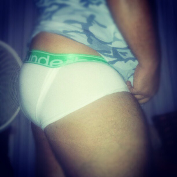 pornogeek:  Si, definitivamente me encanta esta ropa interior! (Tomada con Instagram)