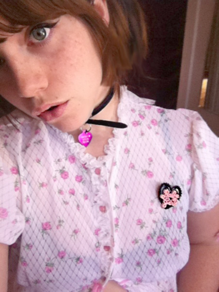 deflowergirl:  my new li’l nighty &amp; sweet little pin from creepyyeha! 