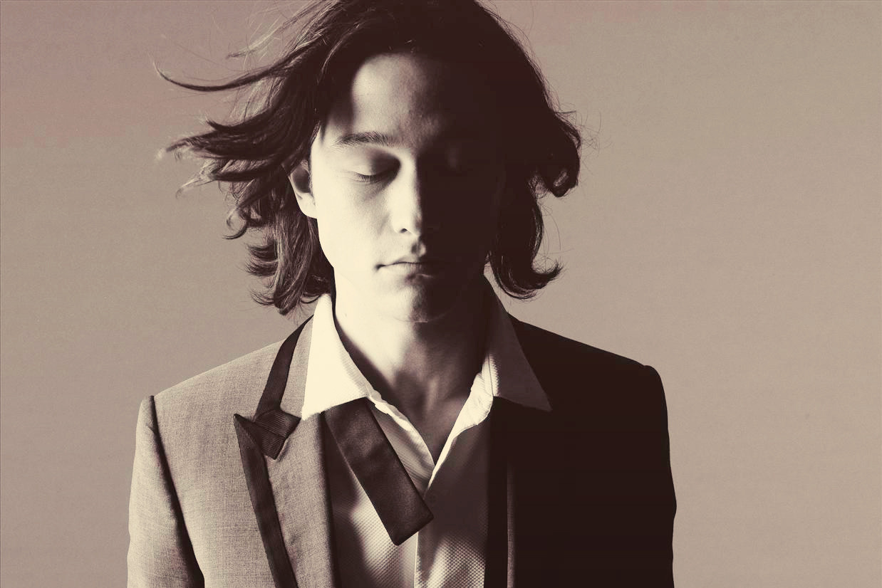  111 / 100 Pictures of  ◉ Joseph Gordon-Levitt. 