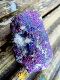 natural-magics:  cinereolupus:  more peacock ore  i really need to get a piece of this for my collection, this is gorgeous!