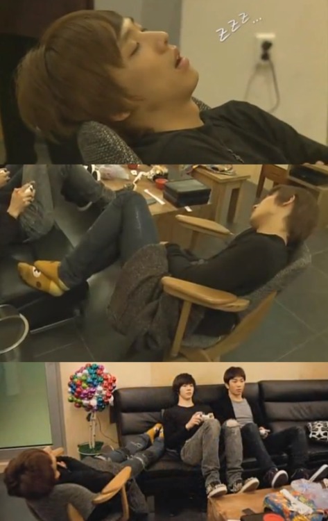 Sex jiiinki:  vipapluskissmeshawol:  Joon sleeping pictures