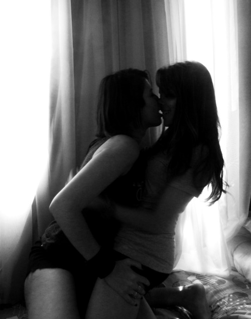 Lez Be Lesbians! adult photos