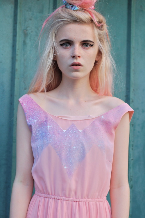 thewhiten0ise:  twistedb1tch:  she is so so so perfect  ily aw hi 