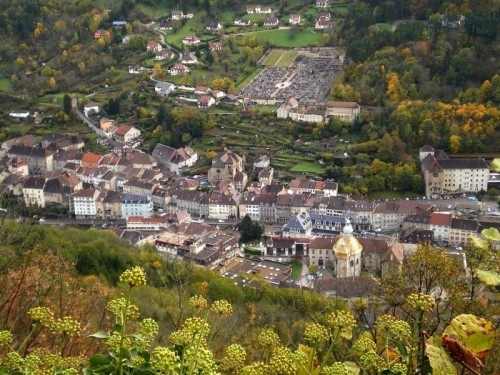 (via Salins les Bains, a photo from Franche-Comte, East | TrekEarth)Salins-les-Bains, Franche-Comte,