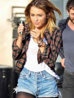 Valenoir:  Miley Cyrus Actually Looks Good This Year , Even With Her New Super Short