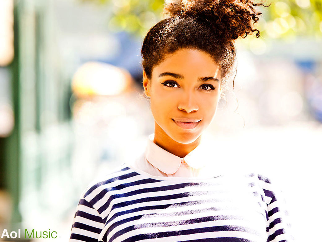 There are few people that I have been more immediately impressed with than Lianne La Havas. She greets everyone in the room with a kiss on each cheek, in the French fashion, but with more heart behind it. Besides being beautiful, she’s also casual,...