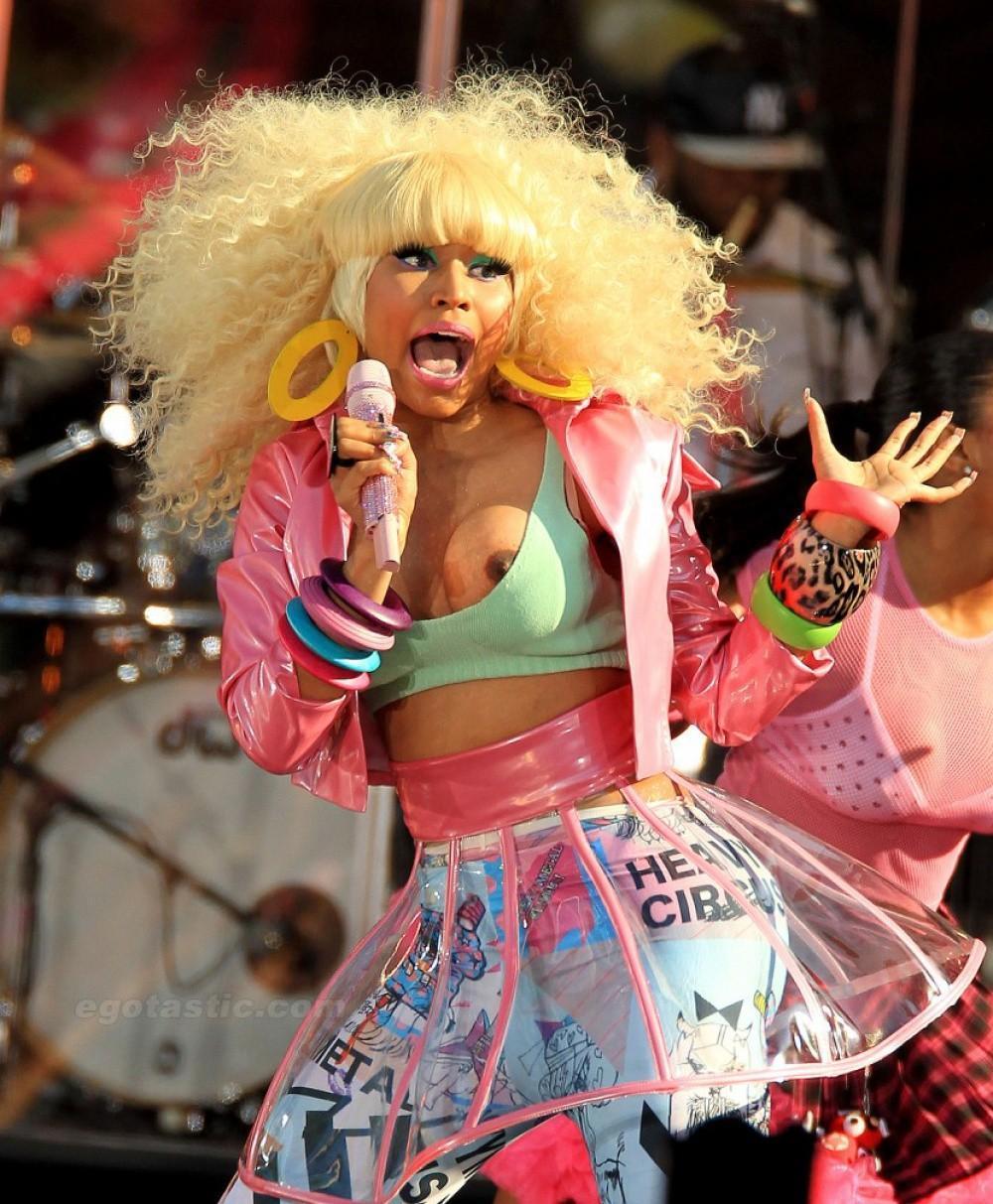 lilkimofficial:  never forget the infamous nip slip of summer 2011