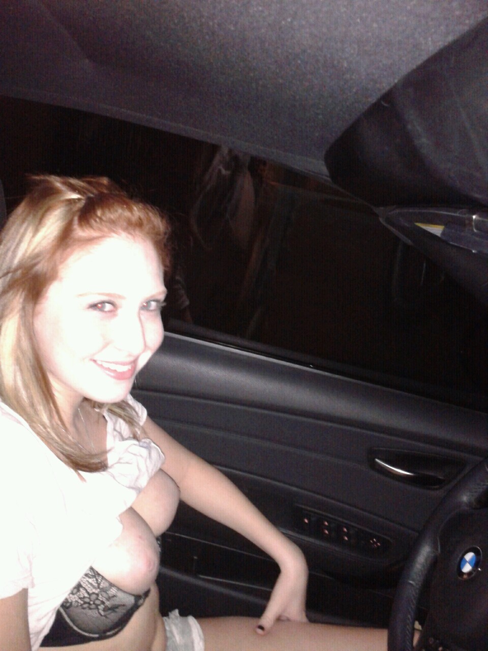sex-withered-head:  Liz drivin with her cute white boobies out.