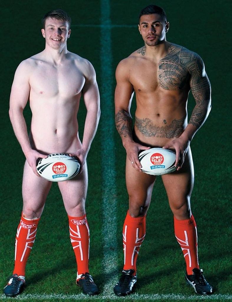 bxsexylatino:  men2dope:  want player on the right  The one on the right!!! That’s