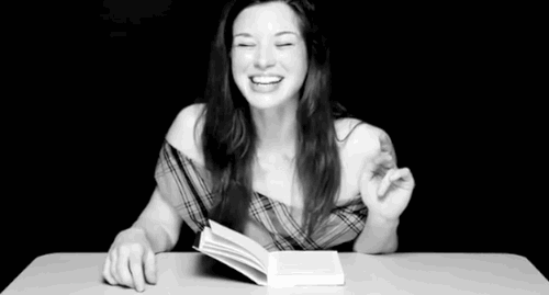 elarcadefino:  Stoya y el placer de leer un libro. 