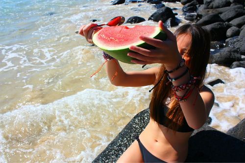 beach-smoothies: olaei: olaei.tumblr.com/ watermelon c: