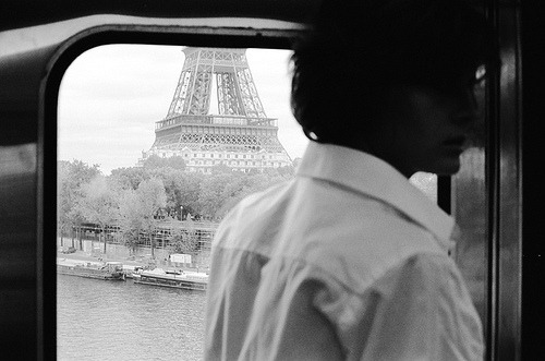 toujoursdramatique:  I adore the view from this metro line, I always take it when I’m in Paris