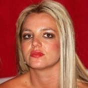 Só minha vó que não fica tricotando em uma cadeira de balanço?