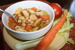 eatcleanfood:  Fresh Garden Soup Ingredients: 10 small potatoes 3 T olive oil 4 cups vegetable broth 2 cups water 1 lb ground chicken (optional) 3 stewed tomatoes, quartered 1 can garbanzo beans 1 white onion, diced 3 stalks celery, chopped 3 large