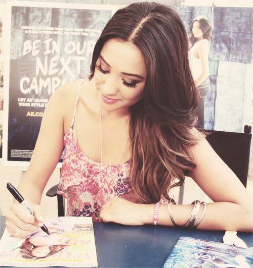 rubescentt:  Following back all Rosies  ♥ 