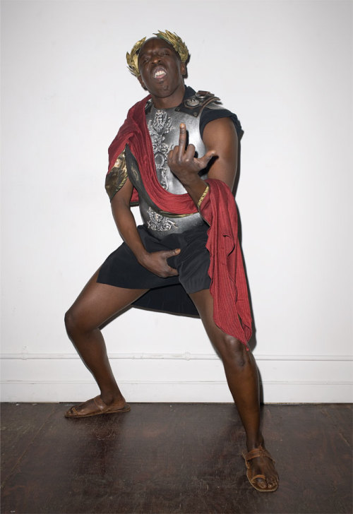 clawclawcaligulaw:  teratomarty:  clawclawcaligulaw:  Michael K Williams as Julius Caesar for the Sh